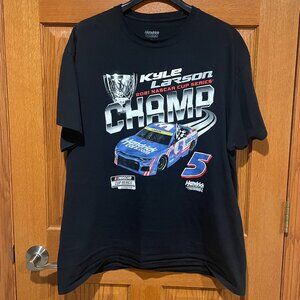 Kyle Larson Hendrick Motorsports 2021 NASCAR Cup Series Champion Mens XL T-Shirt